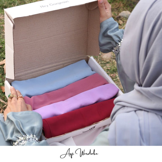 4 Hijabs  (Bundle Box)
