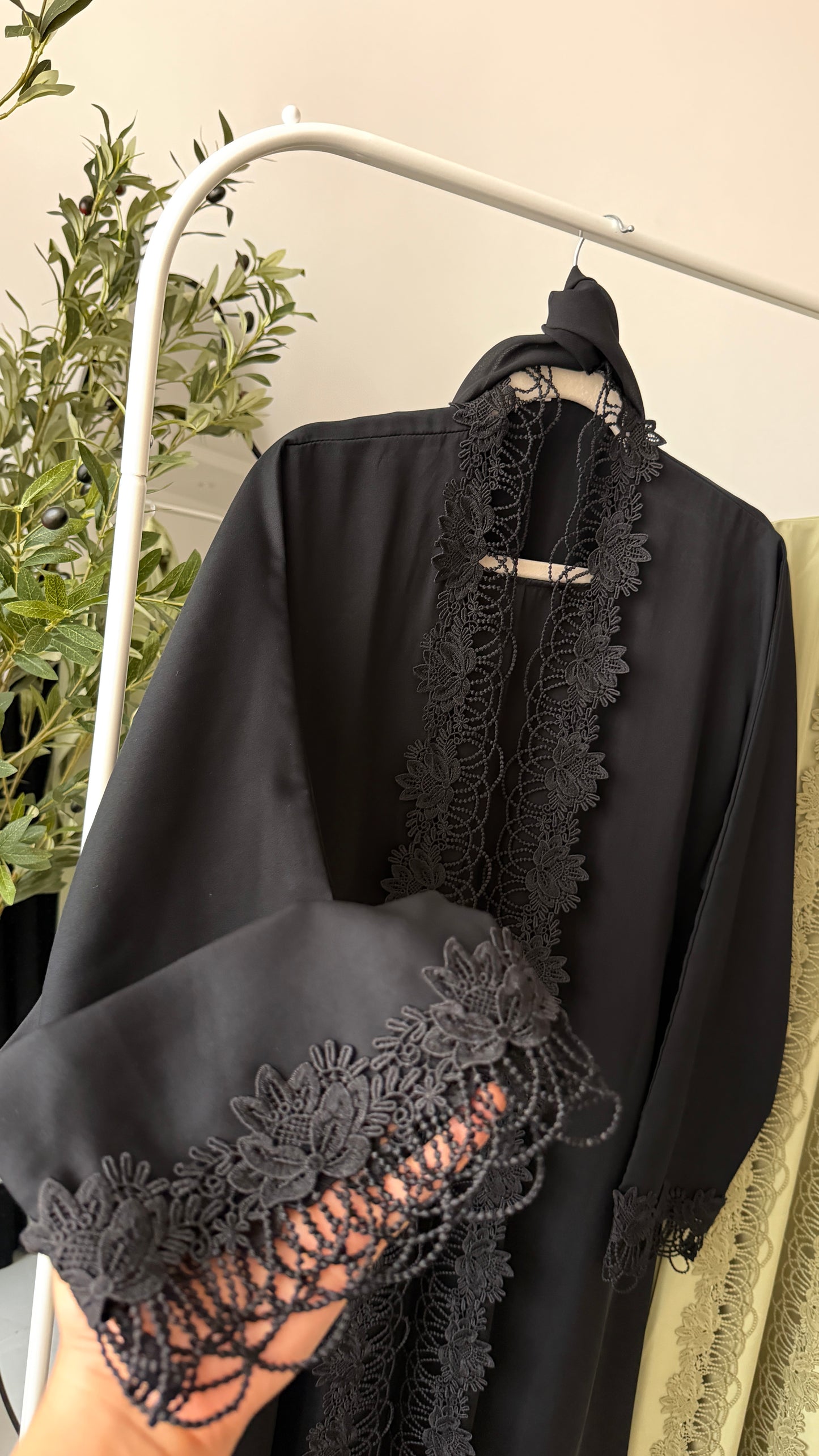 Ayra floral lace
