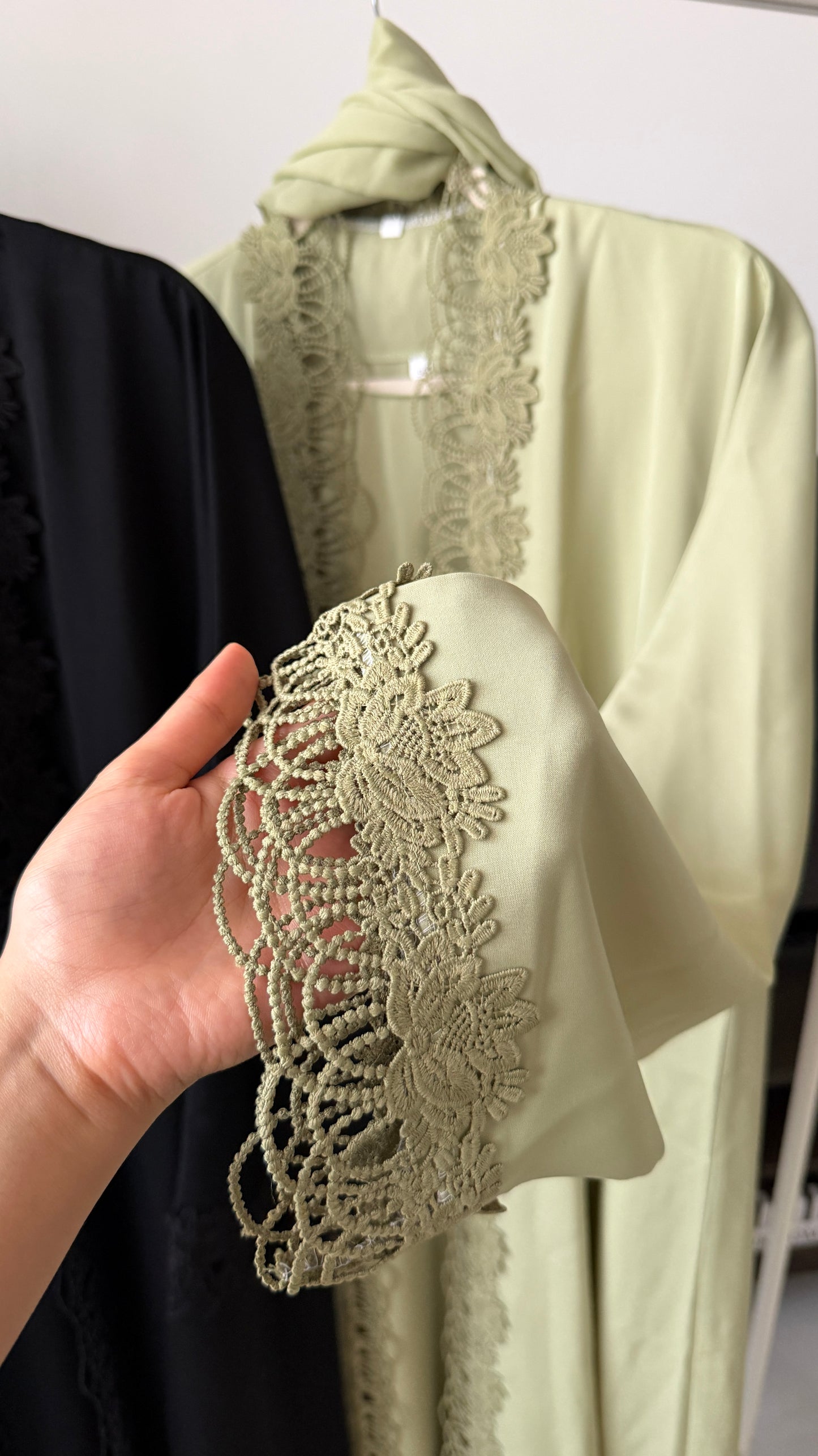 Ayra floral lace